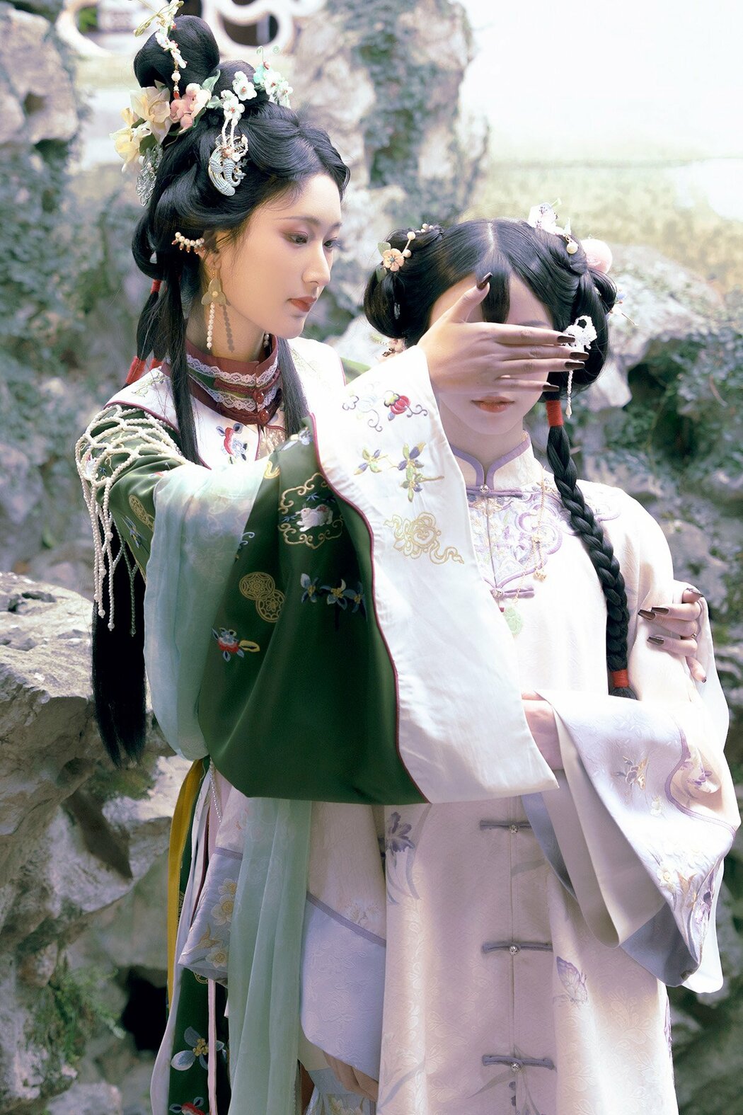 YiTuYu艺图语 Vol.9846 He Li Han (24P) Cover Photo