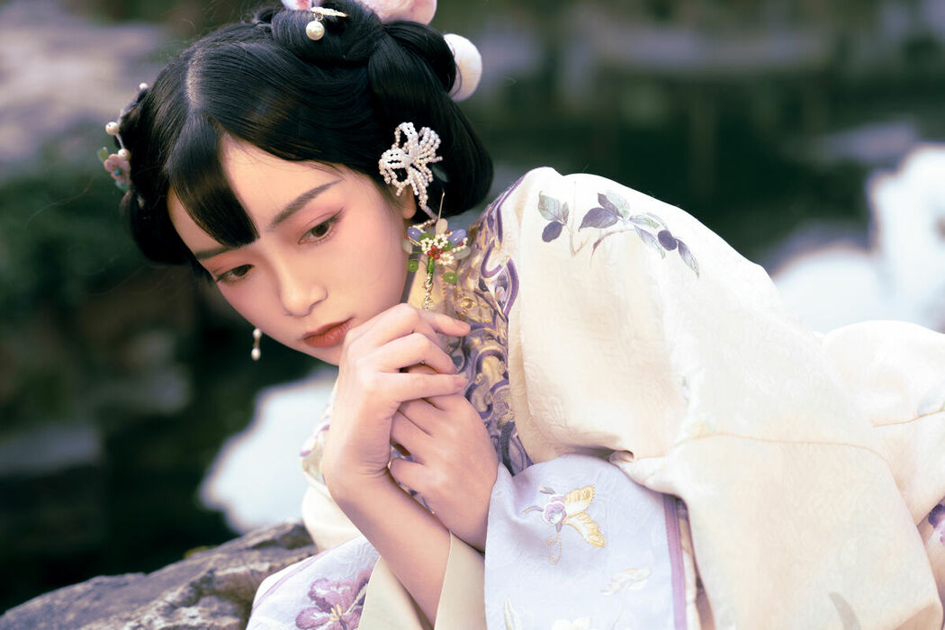YiTuYu艺图语 Vol.9846 He Li Han (24P)