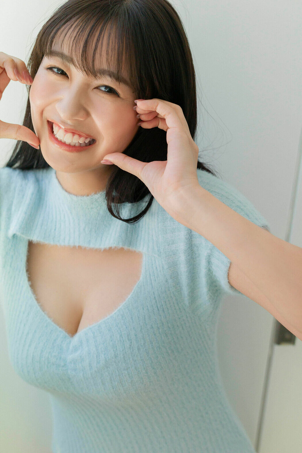 JP Aoi Mizobata 溝端葵 – FRIDAYデジタル写真集 夏のはじめ (56P)