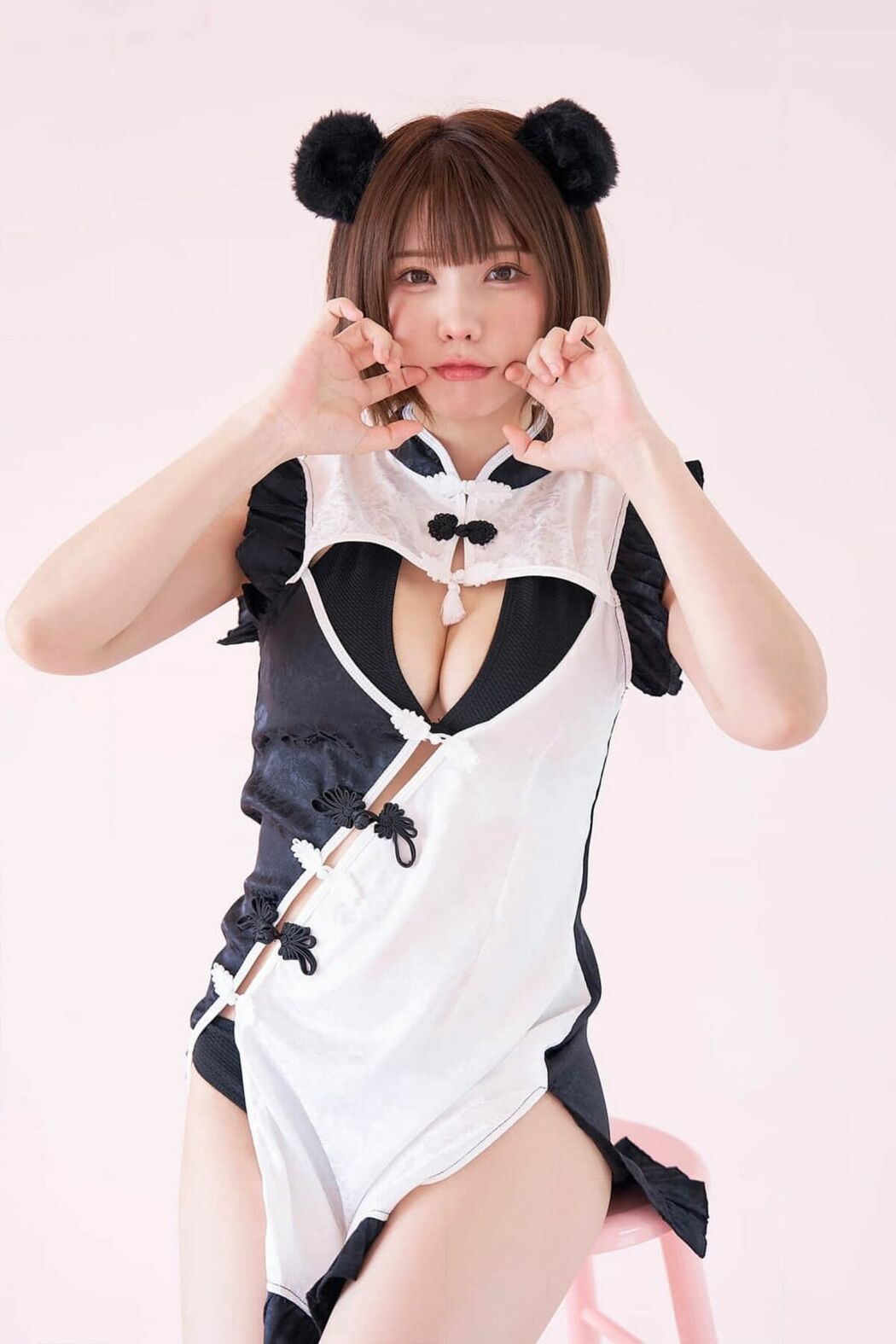 JP Enako えなこ – 漫画アクションデジタル写真集 清く 熱く (50P)