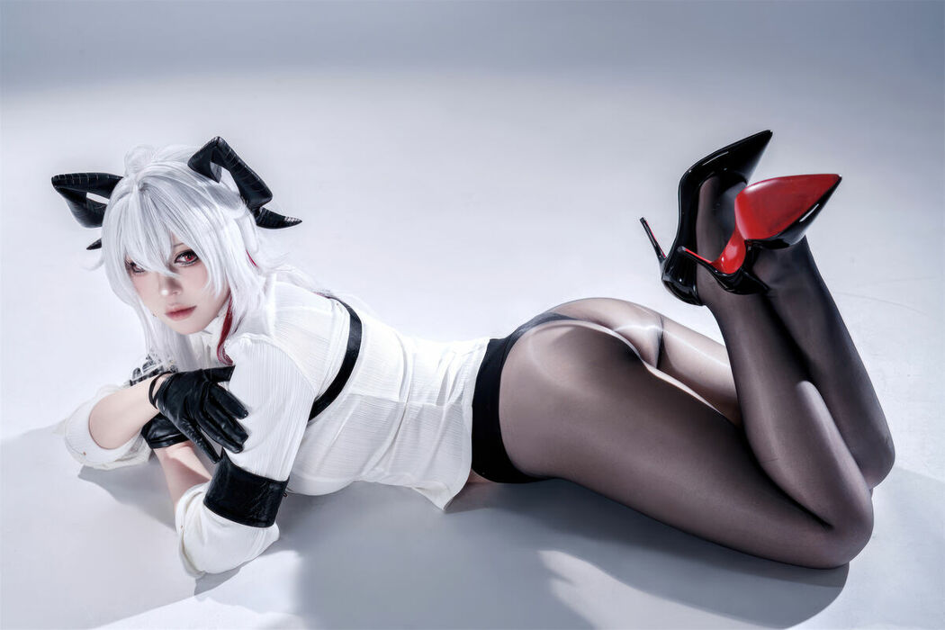 Coser@半半子 – 鸣潮 赞妮 (58P)