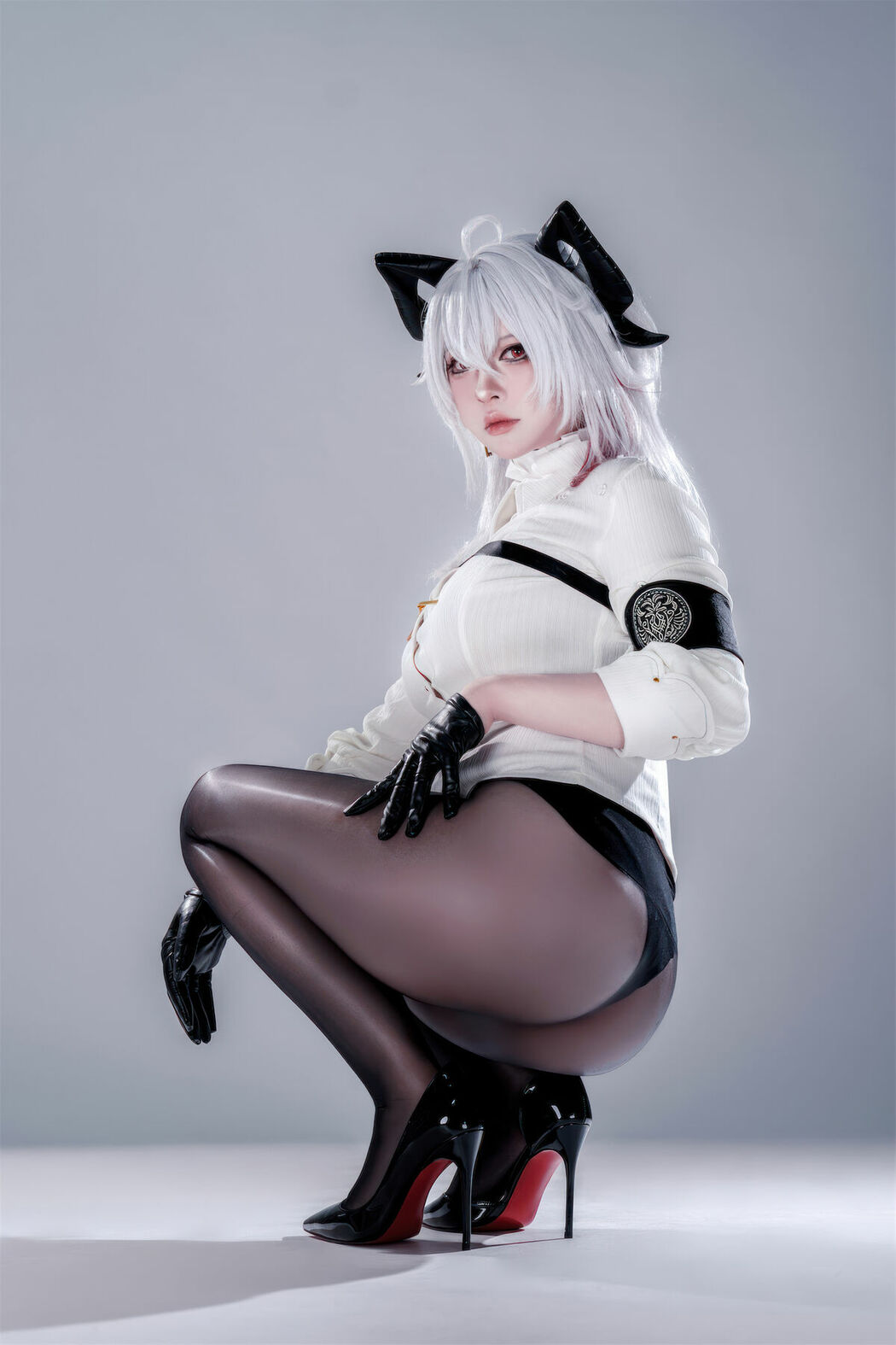 Coser@半半子 – 鸣潮 赞妮 (58P)