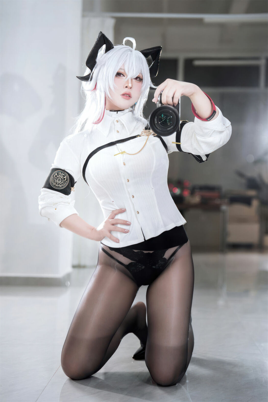 Coser@半半子 – 鸣潮 赞妮 (58P)