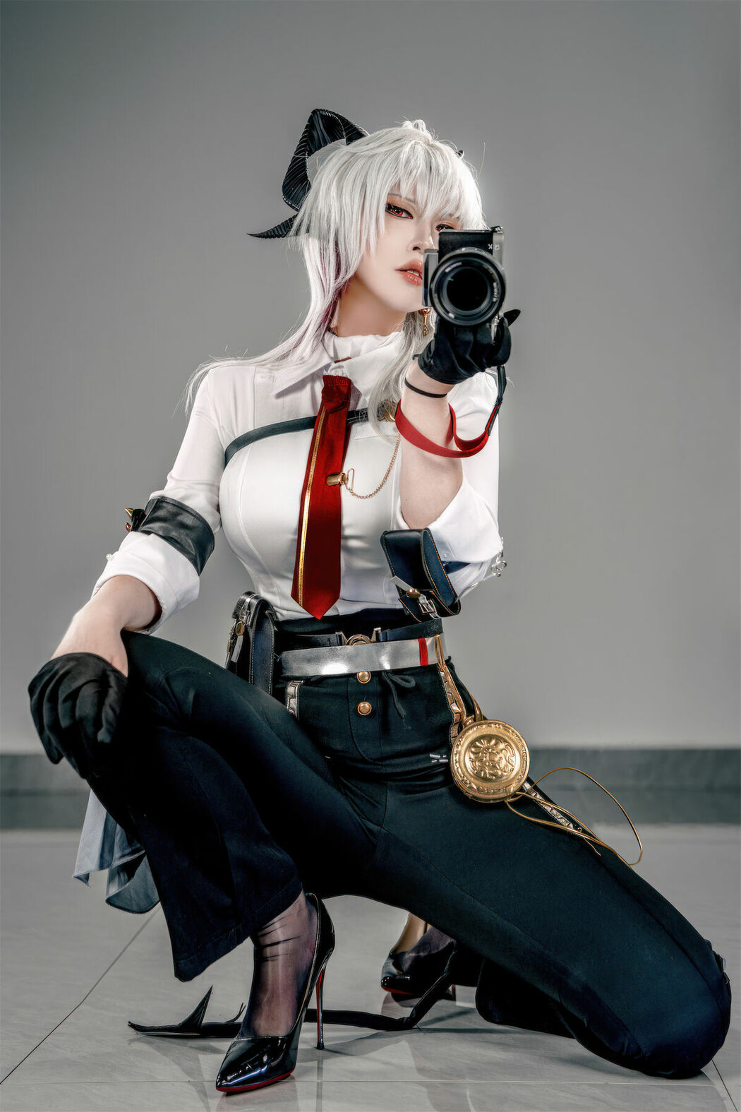 Coser@半半子 – 鸣潮 赞妮 (58P)