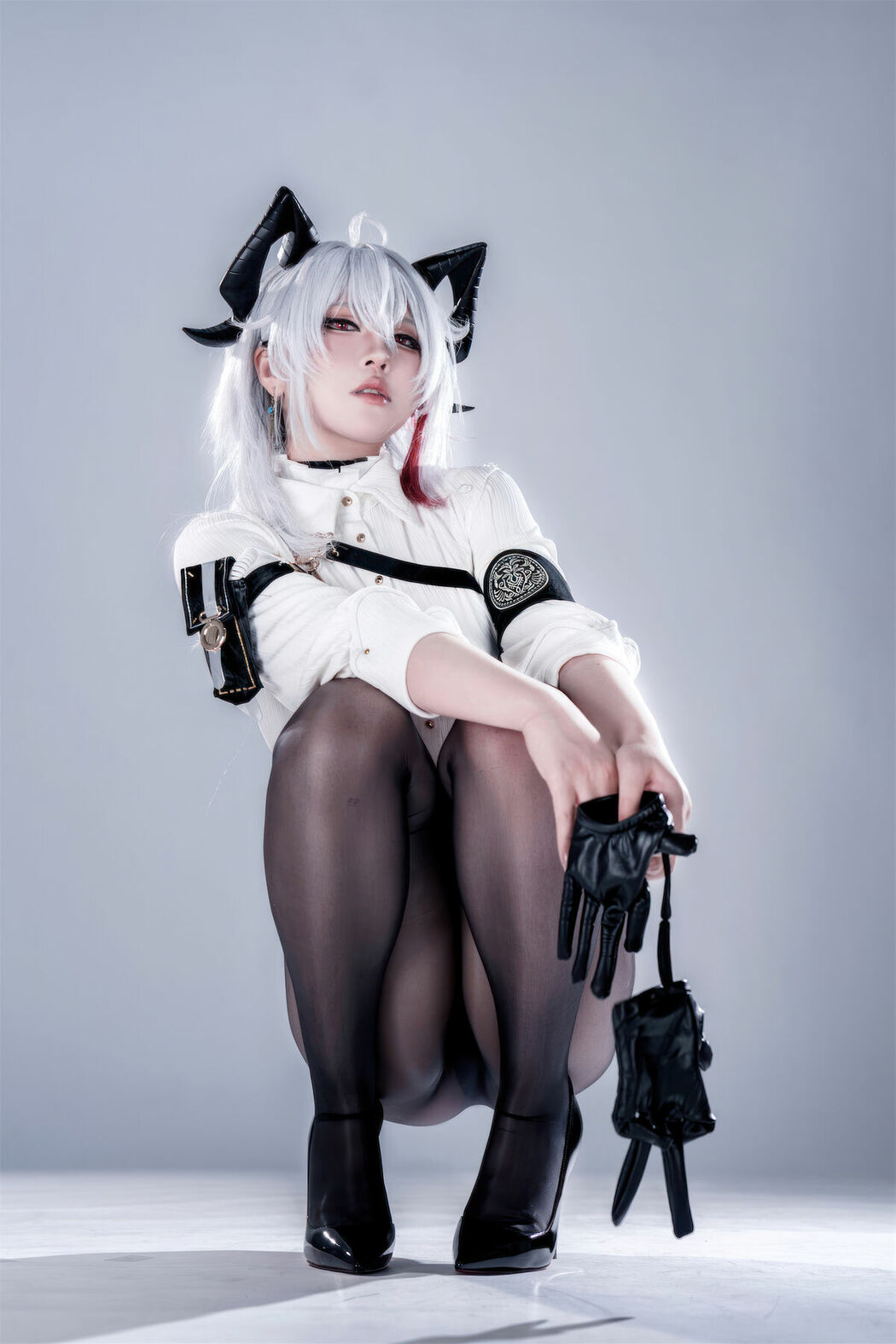 Coser@半半子 – 鸣潮 赞妮 (58P)