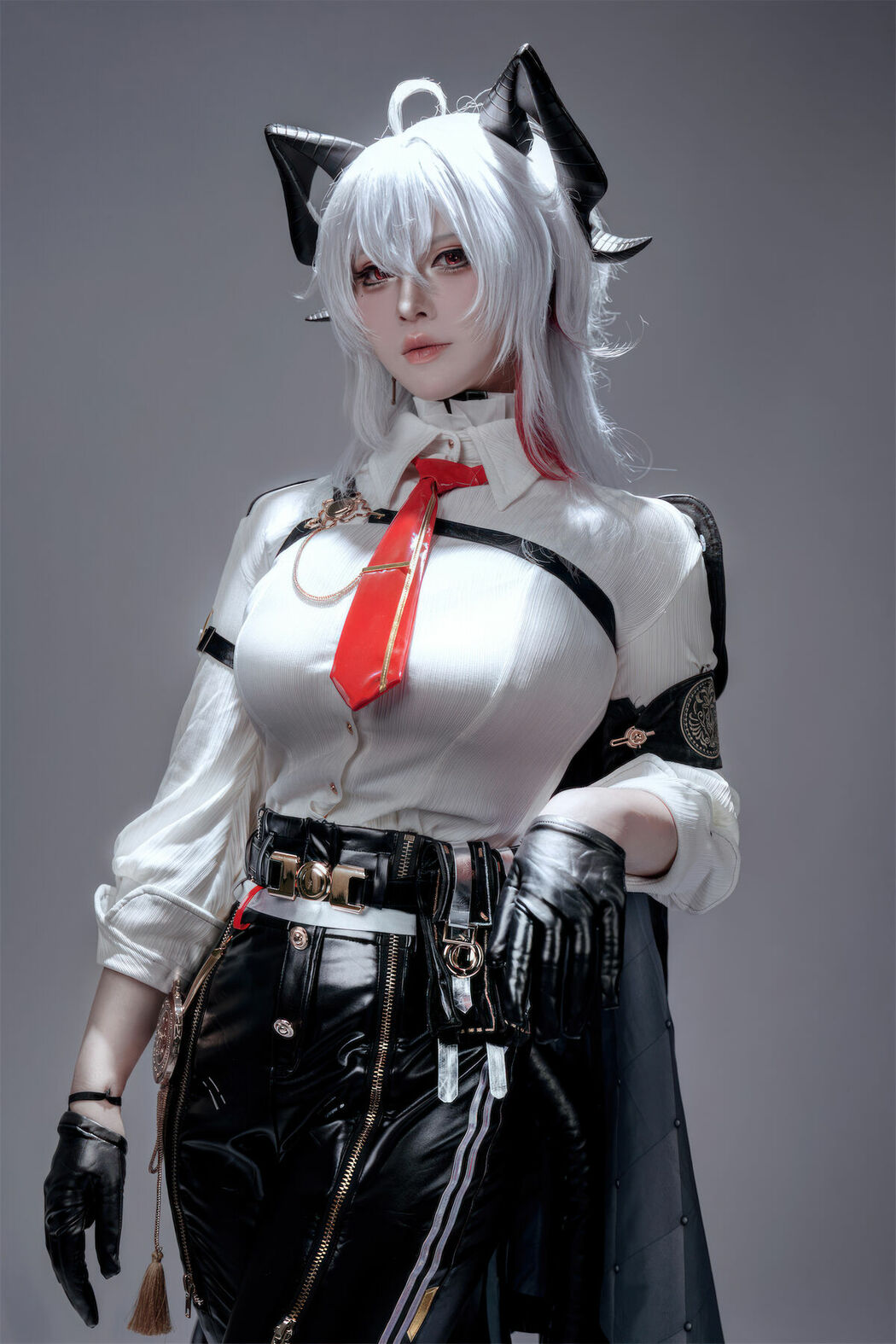 Coser@半半子 – 鸣潮 赞妮 (58P)