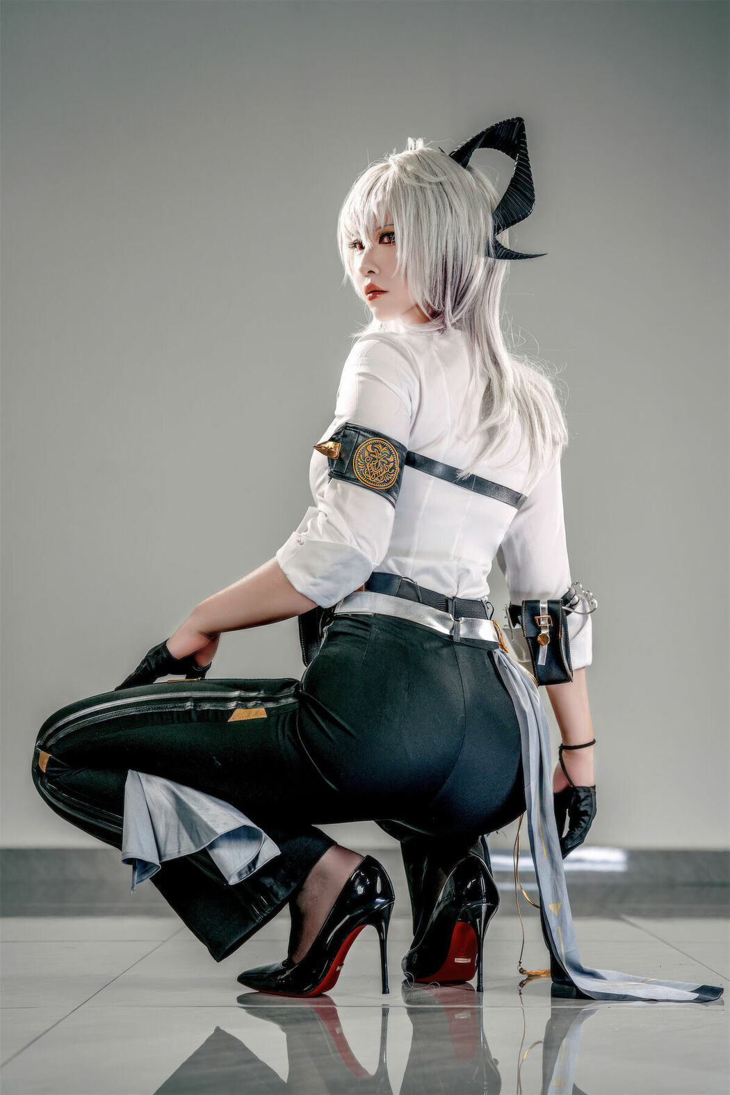Coser@半半子 – 鸣潮 赞妮 (58P)