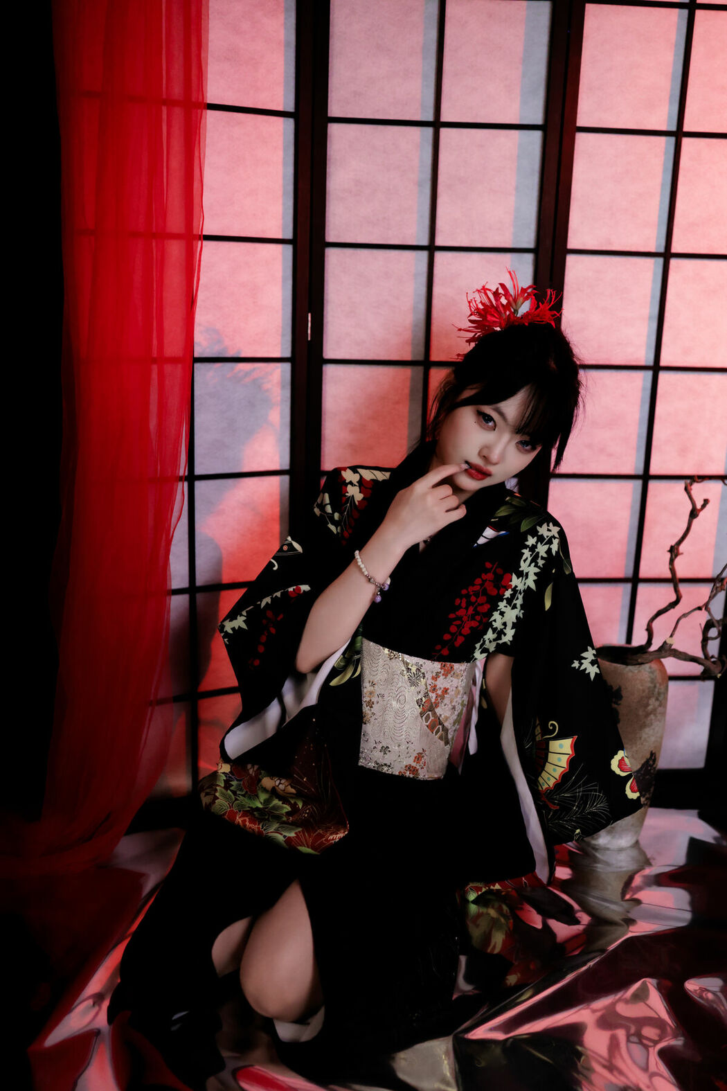 YiTuYu艺图语 Vol.9855 ## (26P)