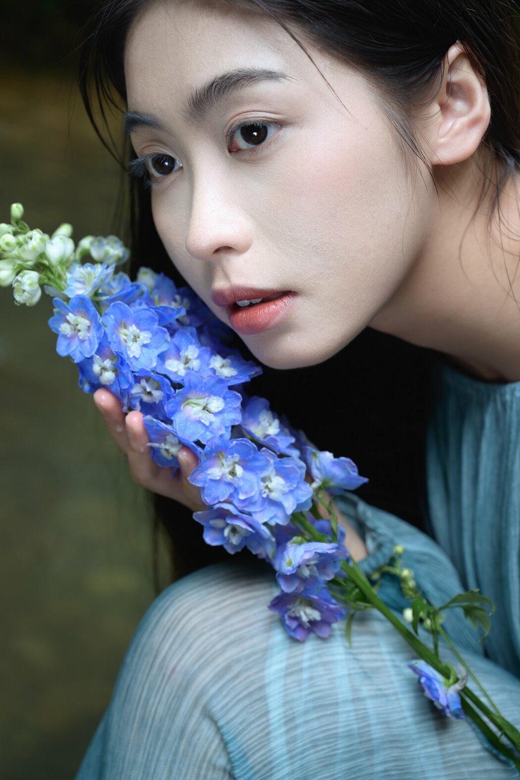 YiTuYu艺图语 Vol.9858 Ban Ge Yue Liang (20P) Cover Photo
