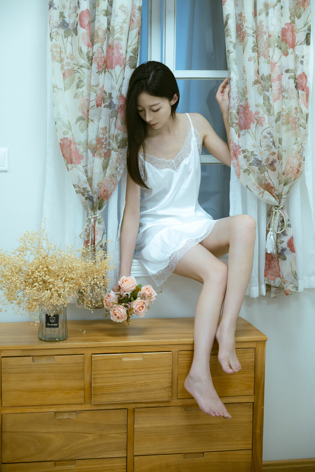 YiTuYu艺图语 Vol.9861 Xiao Kun (32P)