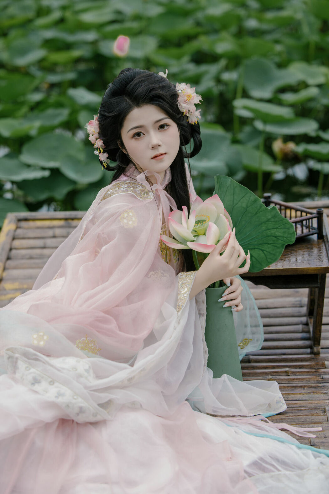 YiTuYu艺图语 Vol.9865 A Lin (26P)