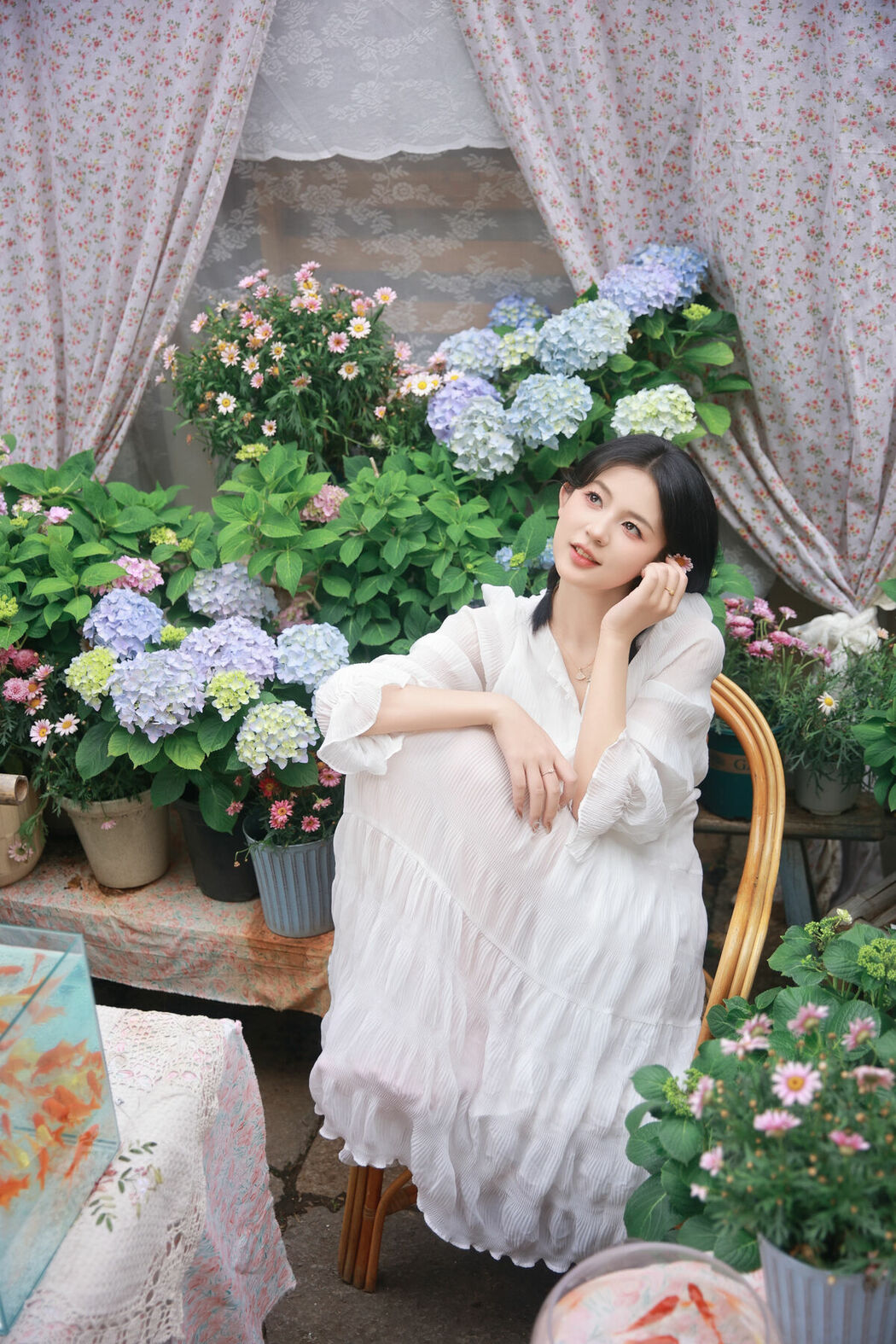 YiTuYu艺图语 Vol.9866 Jing Zi Zi (14P)