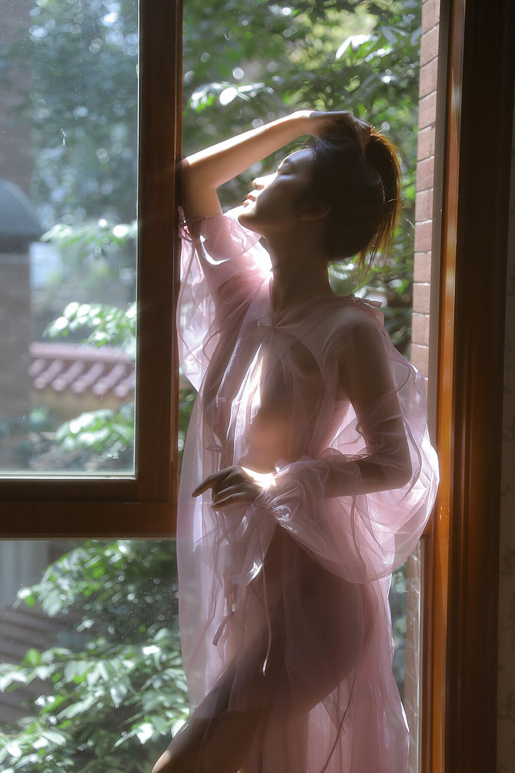 YiTuYu艺图语 Vol.9867 Liu Liu (19P)