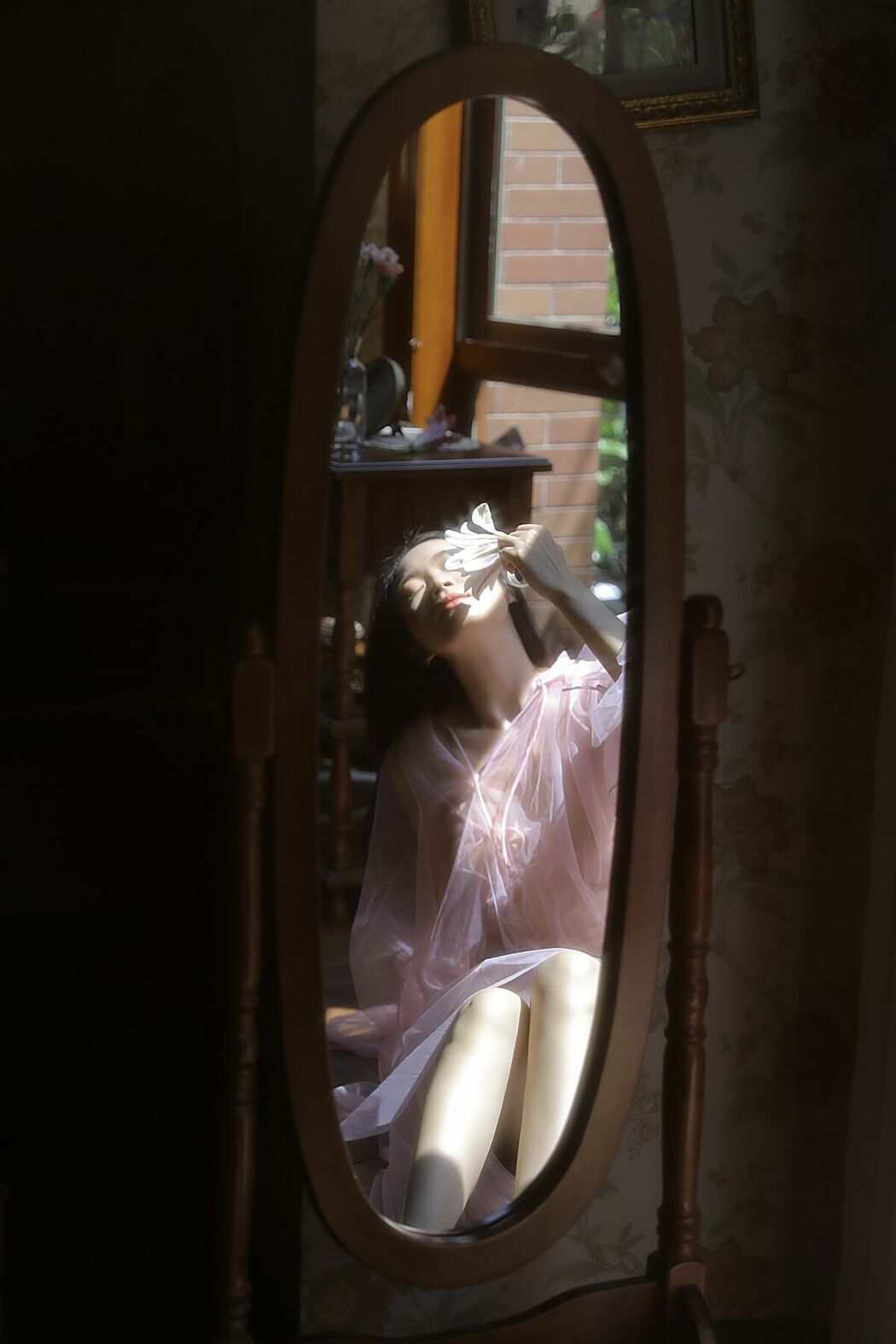 YiTuYu艺图语 Vol.9867 Liu Liu (19P)