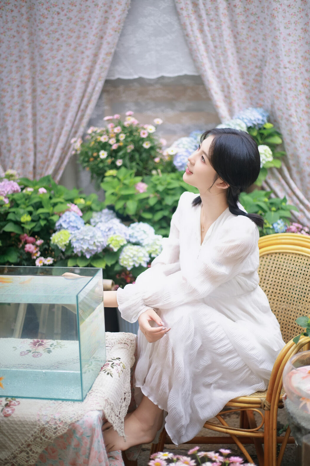 YiTuYu艺图语 Vol.9866 Jing Zi Zi (14P)