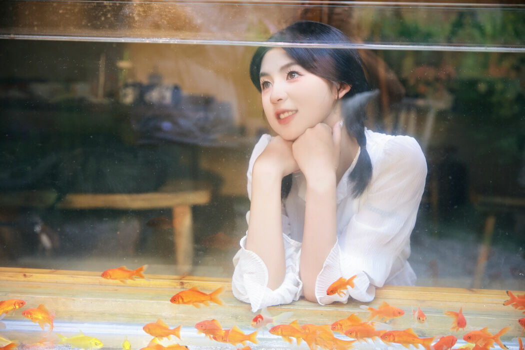 YiTuYu艺图语 Vol.9866 Jing Zi Zi (14P)