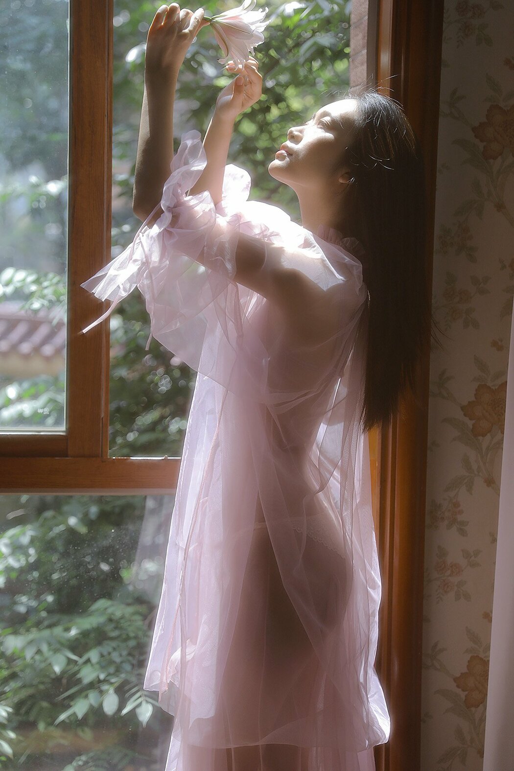 YiTuYu艺图语 Vol.9867 Liu Liu (19P) Cover Photo