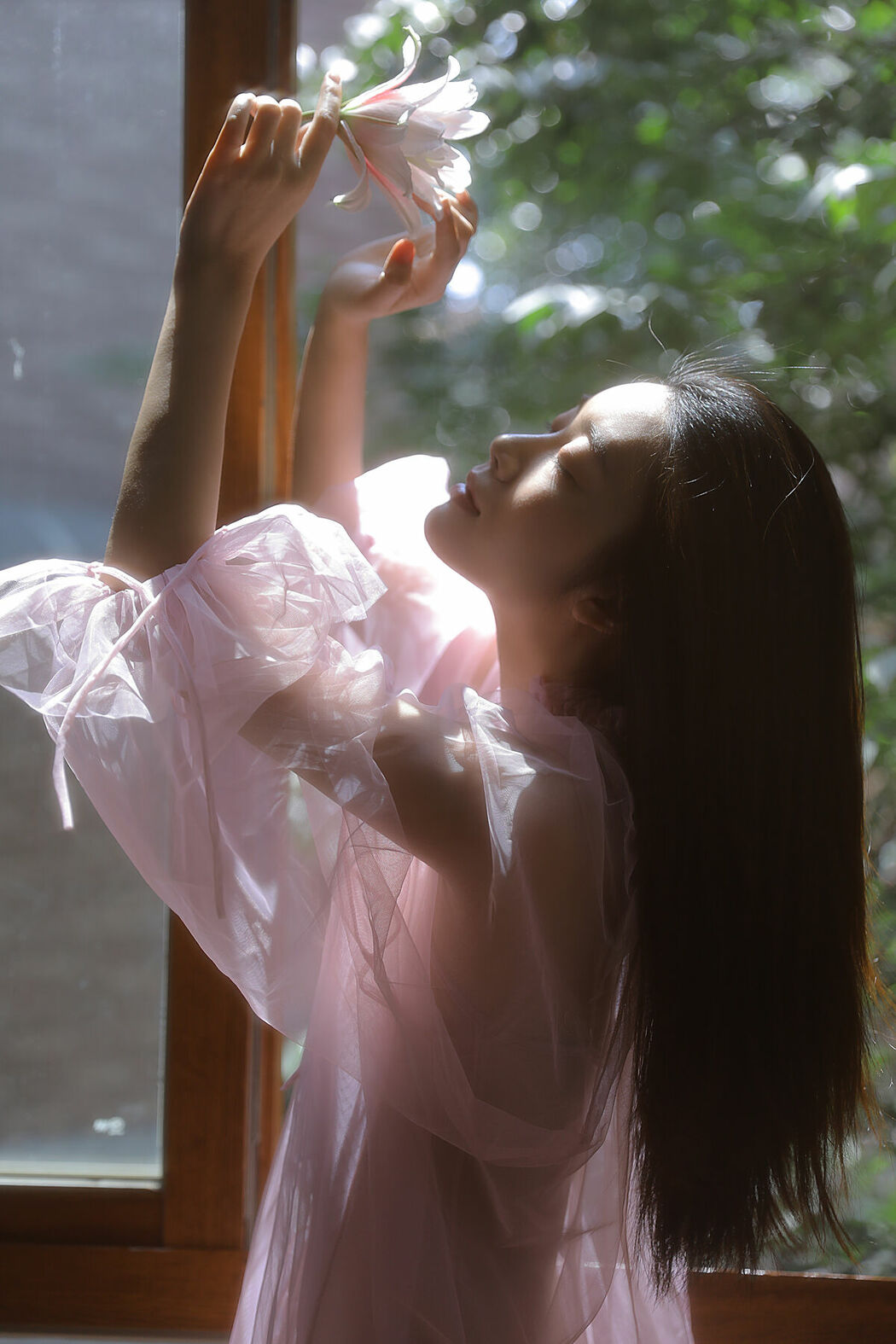 YiTuYu艺图语 Vol.9867 Liu Liu (19P)