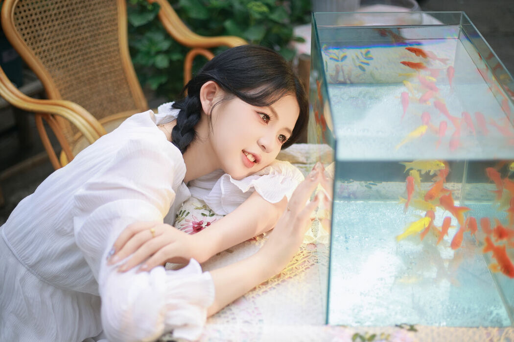 YiTuYu艺图语 Vol.9866 Jing Zi Zi (14P)