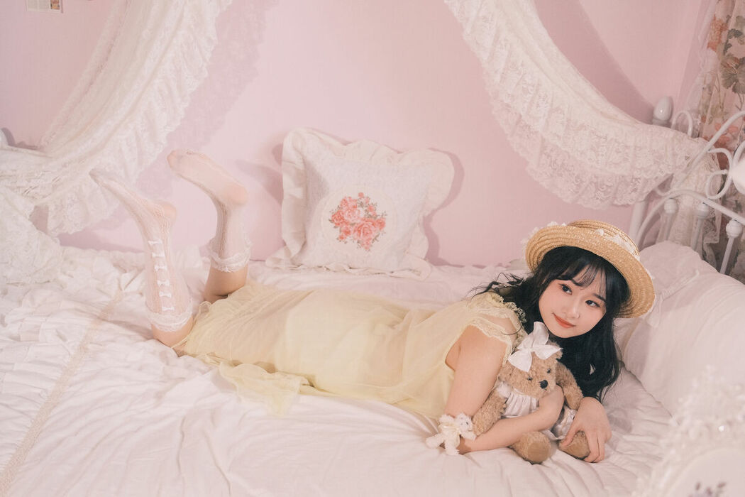 YiTuYu艺图语 Vol.9868 Xiao Wu (14P)