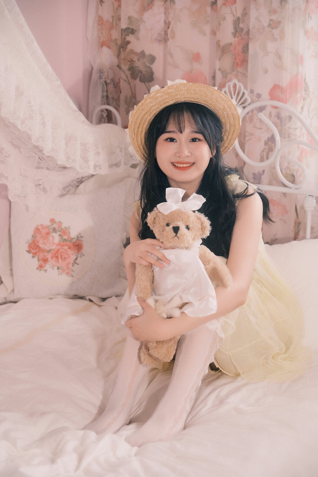 YiTuYu艺图语 Vol.9868 Xiao Wu (14P)