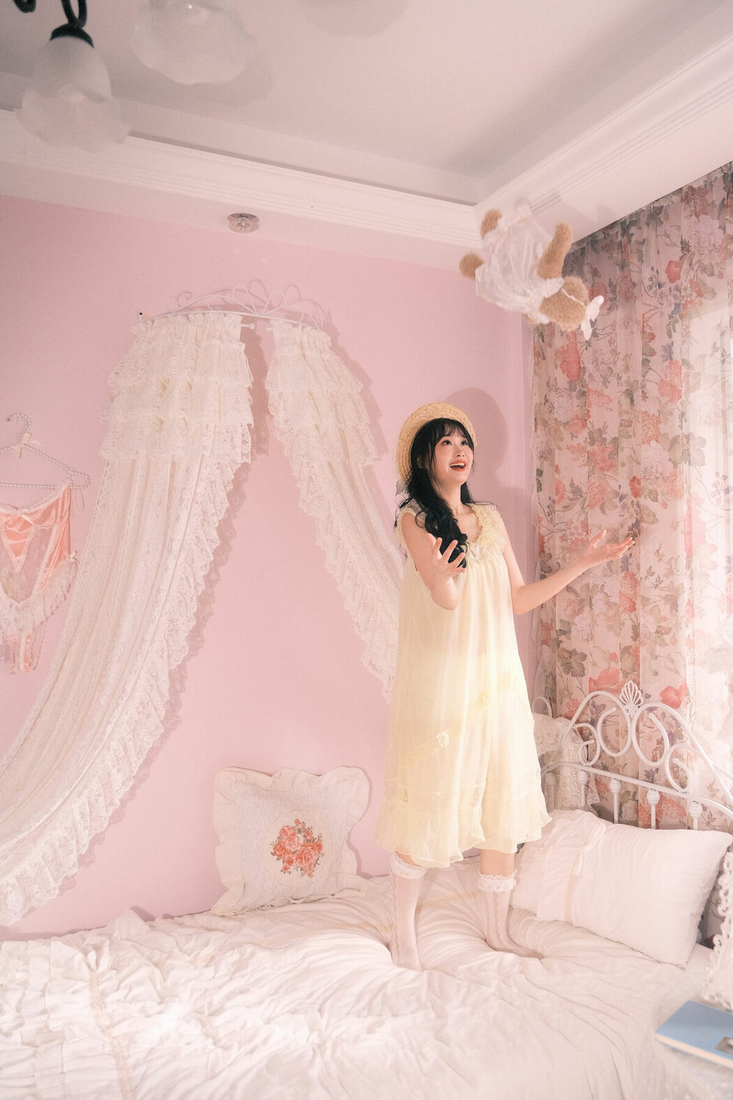 YiTuYu艺图语 Vol.9868 Xiao Wu (14P)