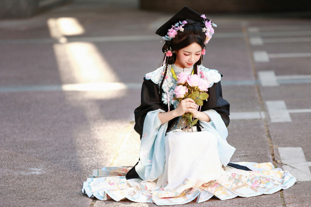 YiTuYu艺图语 Vol.9871 Xiao Du Tong Xue (17P)