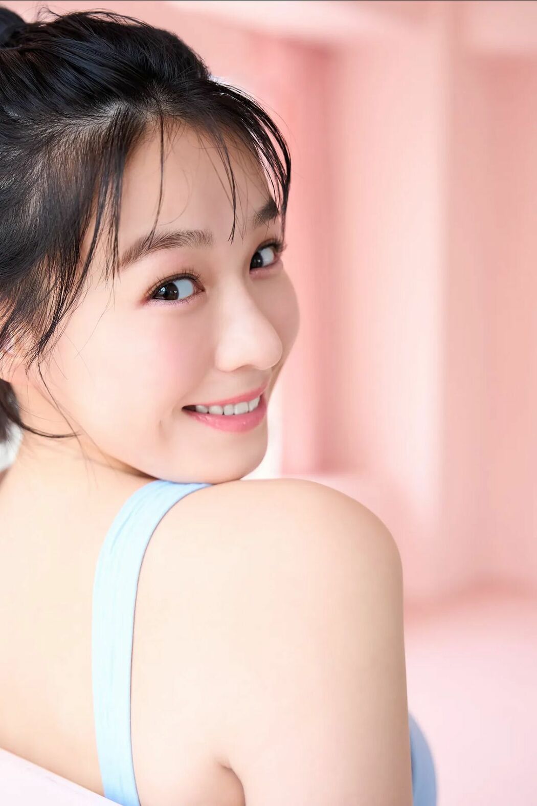 JP Mao Takano 髙野真央 – FRIDAY Monthly Girl 057 完全未発表100カットAndムービー Part01 (52P – 1V)