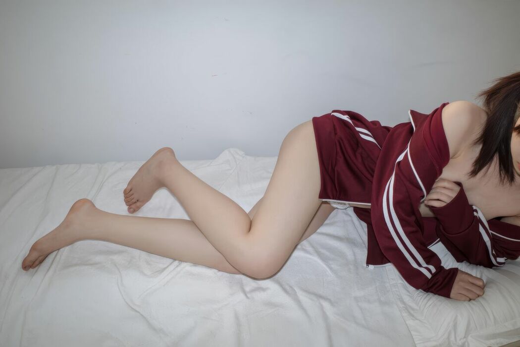 森萝财团写真 内部写真 Xiao Yoru 小夜 – 40D闪闪舍宾袜 (80P)