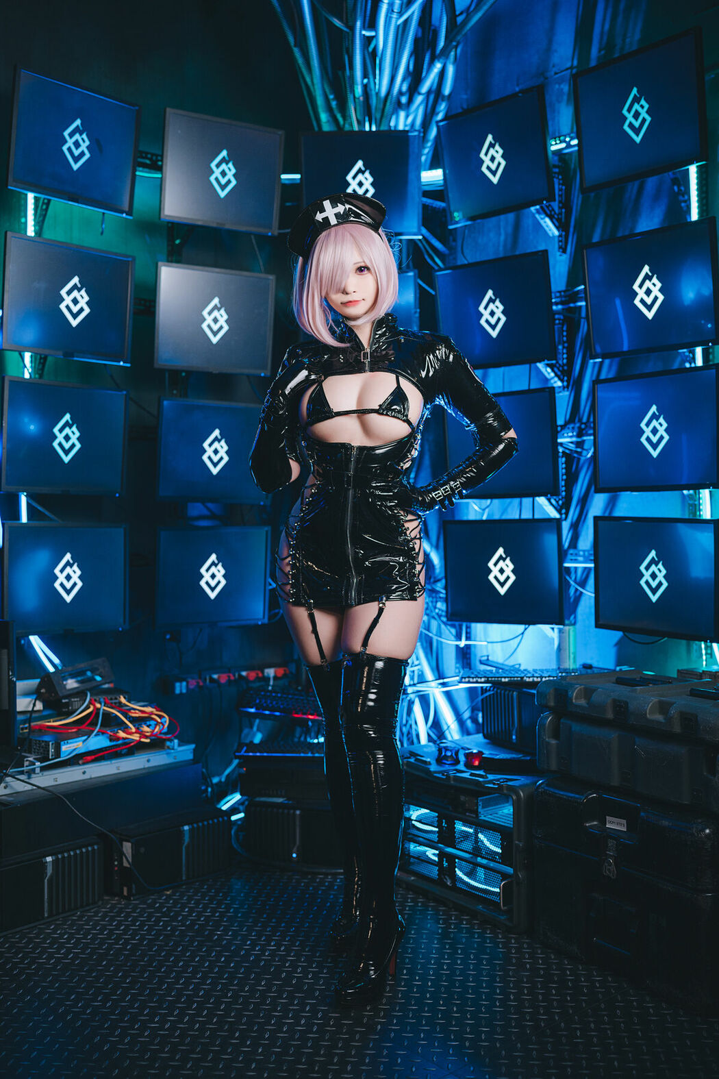 Coser@小空sora – 甘雨暗黑护士 (20P)