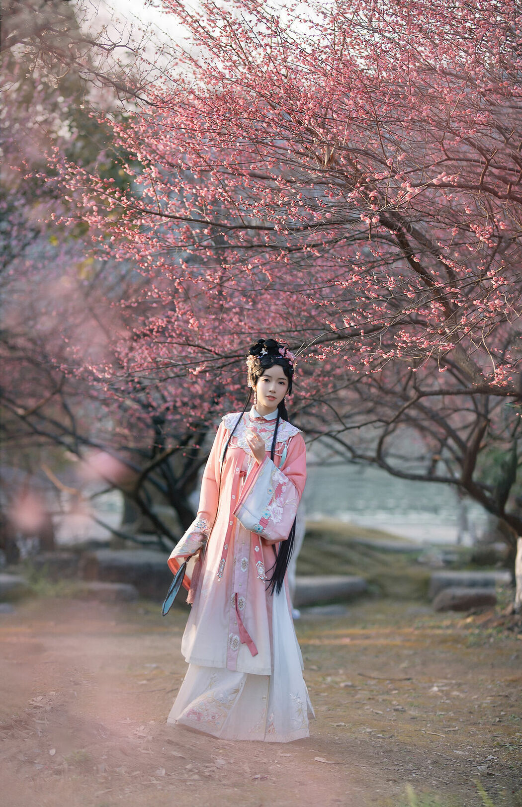YiTuYu艺图语 Vol.9884 Yi Zhi a Meng Zai (15P)