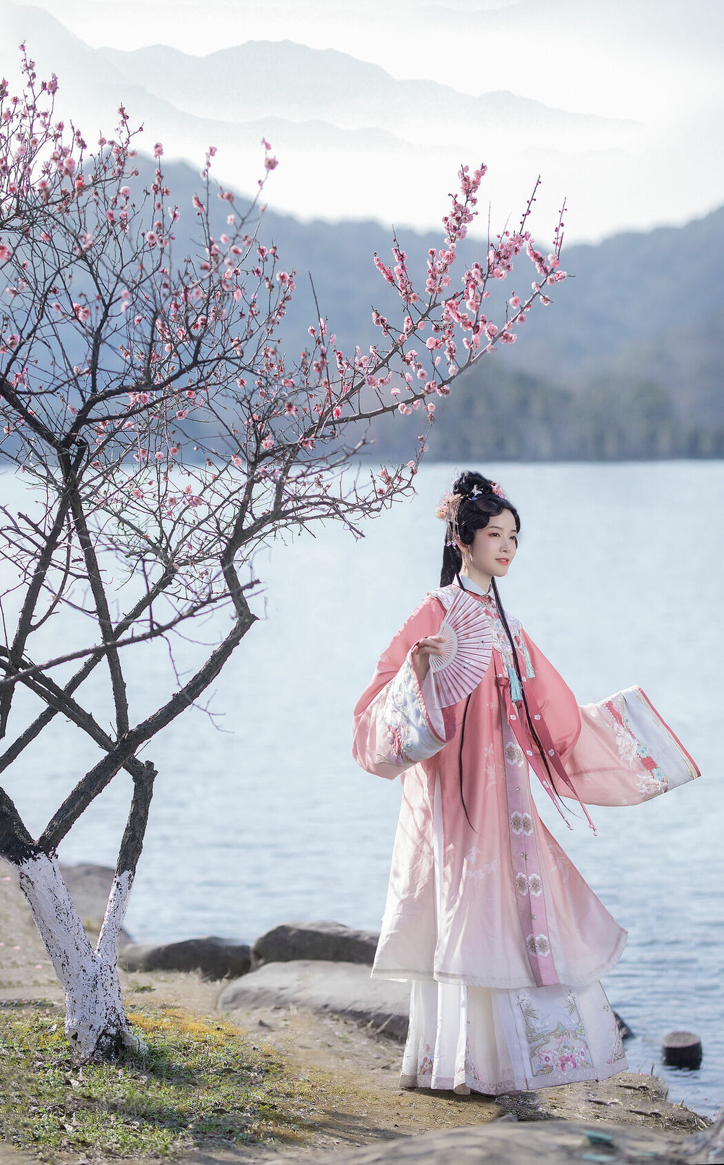 YiTuYu艺图语 Vol.9884 Yi Zhi a Meng Zai (15P)