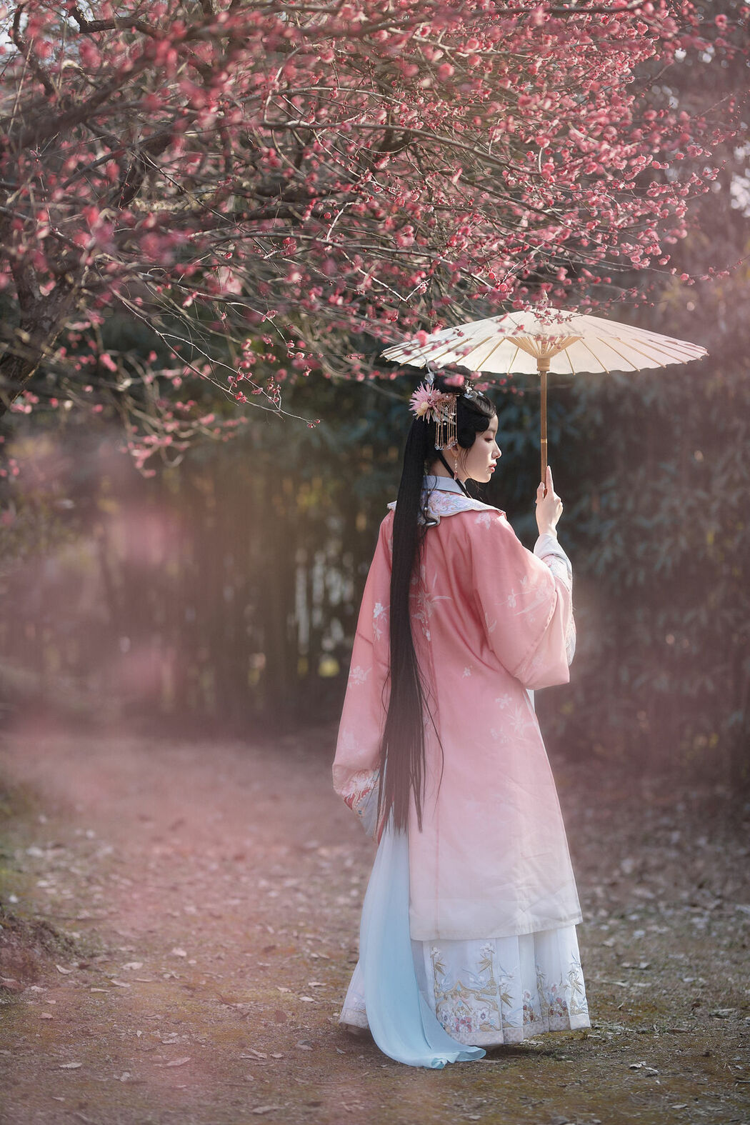 YiTuYu艺图语 Vol.9884 Yi Zhi a Meng Zai (15P)