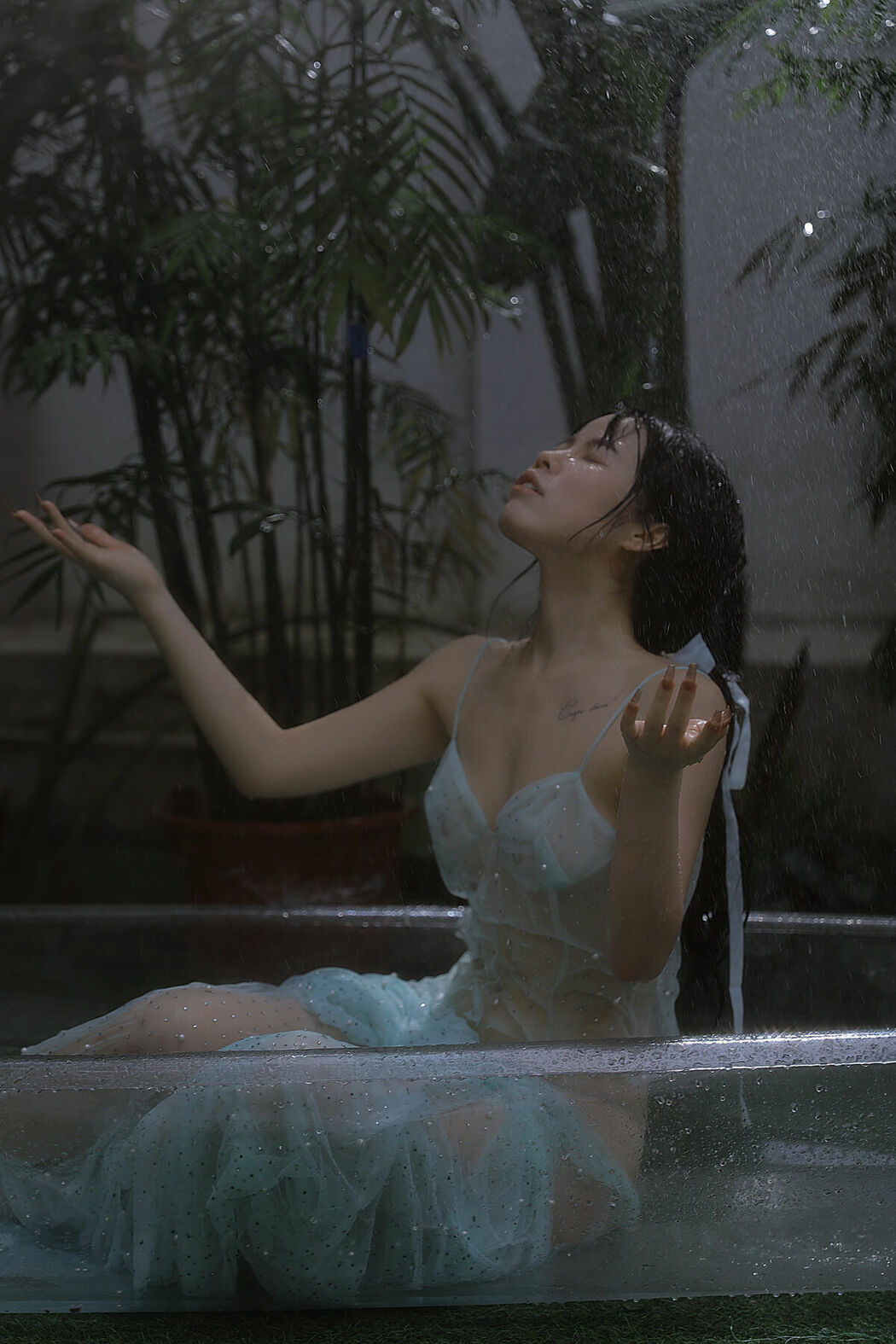 YiTuYu艺图语 Vol.9893 Xiao Xiong Cao Mei Guo Jiang Niu Nai (21P)