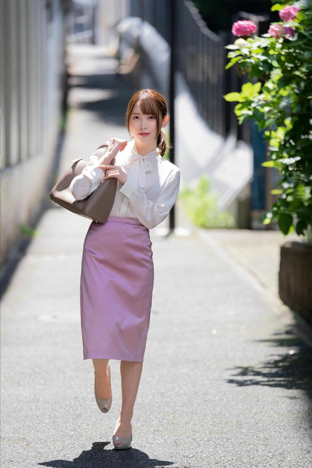 JP Nanase Alice 七瀬アリス – Butt Love The Seductive Director of the Presidents Office おしり愛 誘惑する社長室室長 (52P)