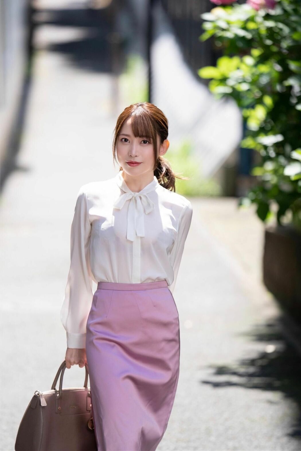 JP Nanase Alice 七瀬アリス – Butt Love The Seductive Director of the Presidents Office おしり愛 誘惑する社長室室長 (52P)