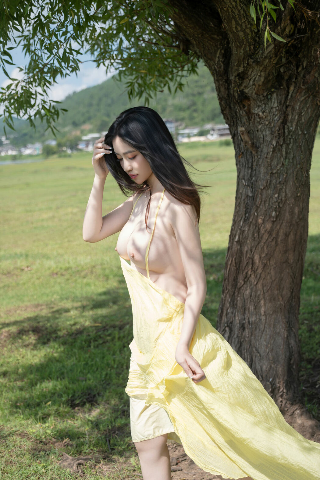 Coser@年年Nnian – 绿茵 (84P)