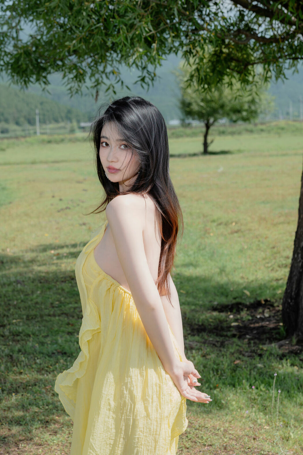 Coser@年年Nnian – 绿茵 (84P)