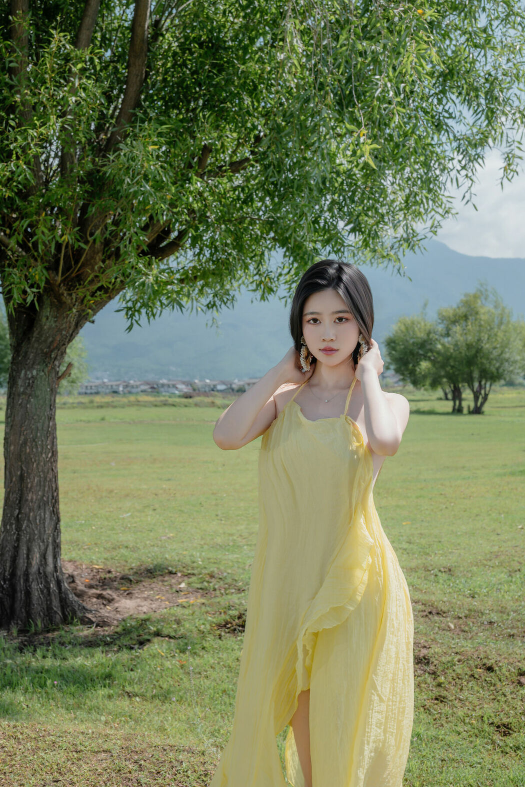 Coser@年年Nnian – 绿茵 (84P)