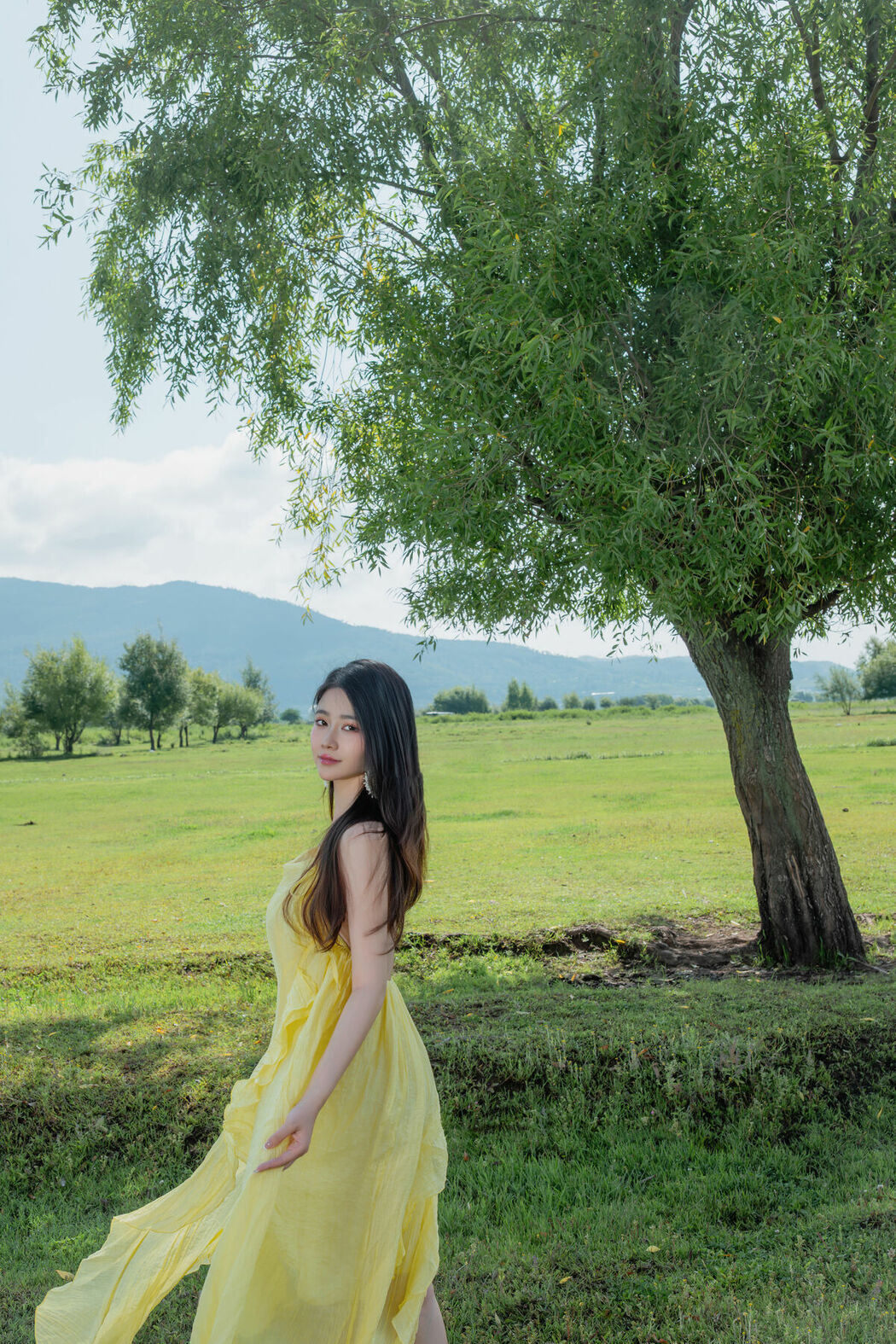 Coser@年年Nnian – 绿茵 (84P)
