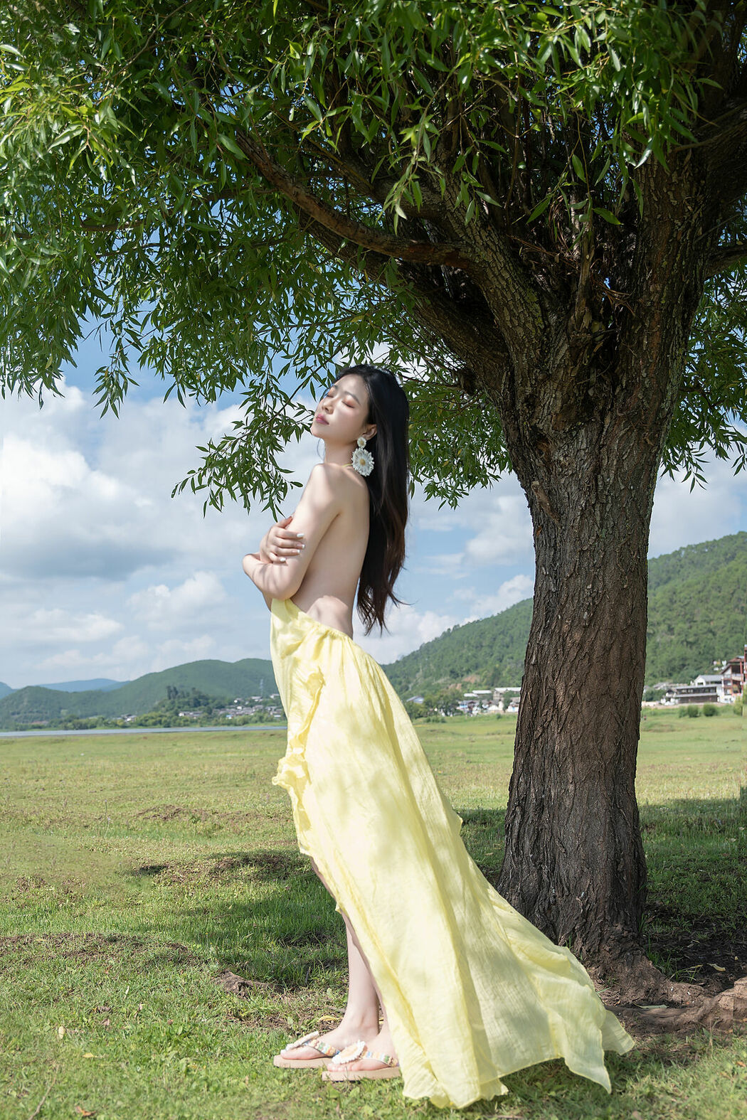 Coser@年年Nnian – 绿茵 (84P)