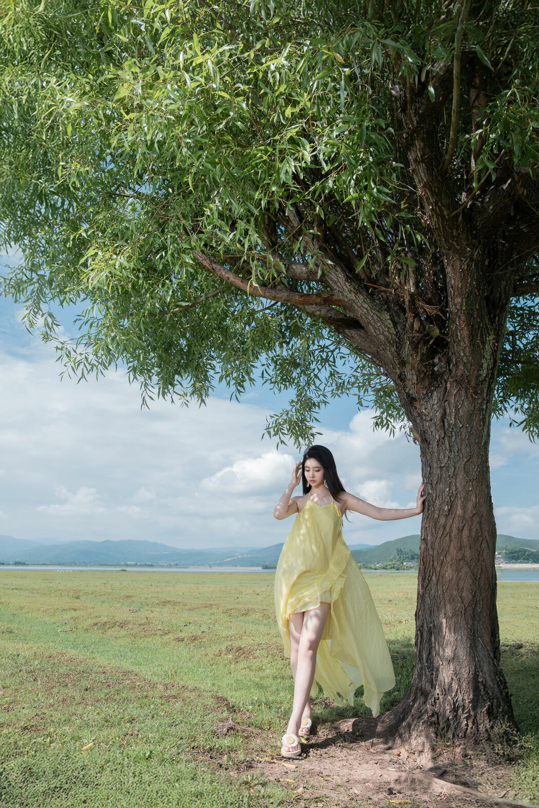 Coser@年年Nnian – 绿茵 (84P)
