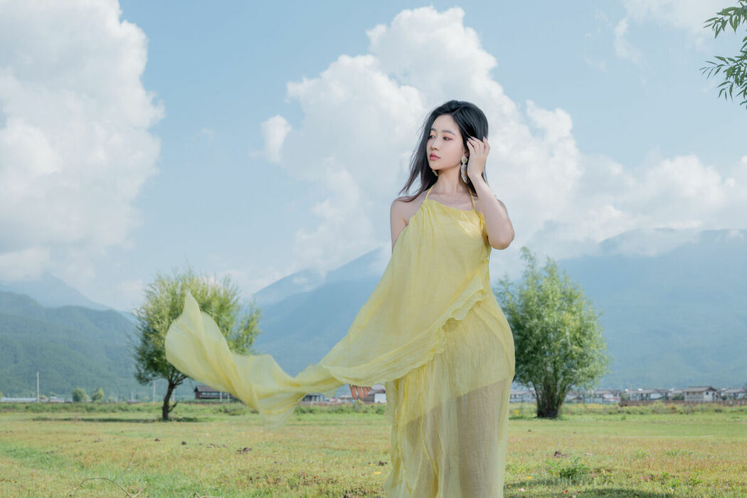 Coser@年年Nnian – 绿茵 (84P)