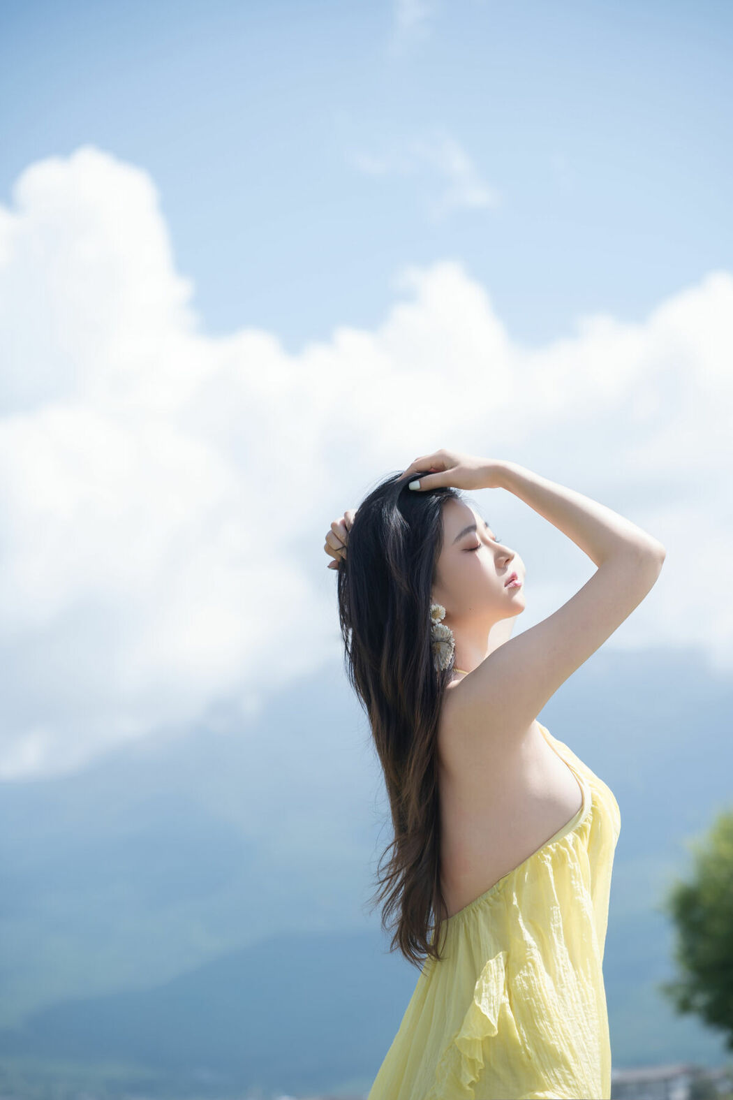 Coser@年年Nnian – 绿茵 (84P)