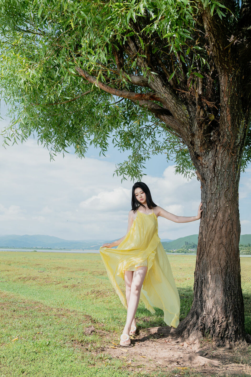 Coser@年年Nnian – 绿茵 (84P)