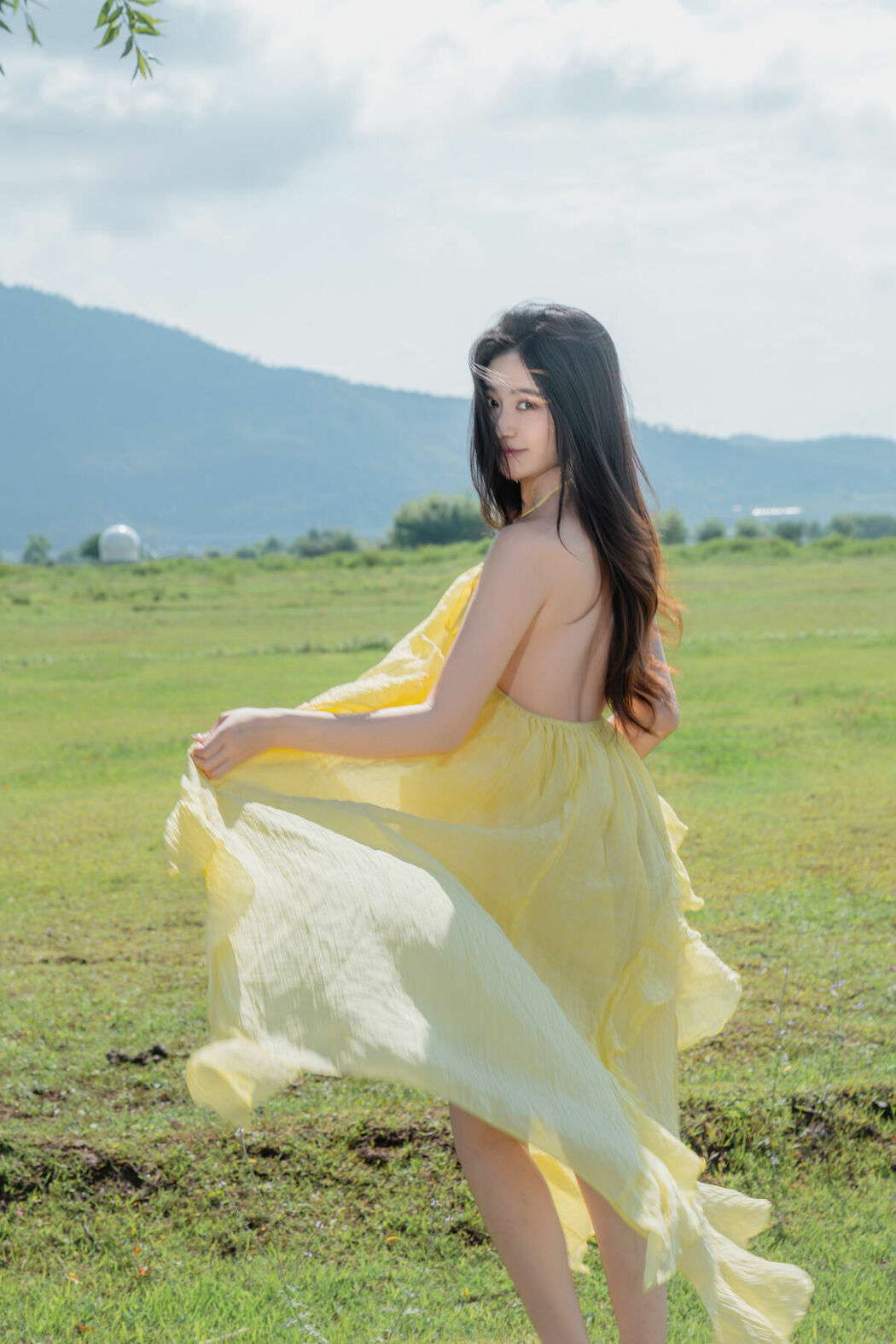 Coser@年年Nnian – 绿茵 (84P)
