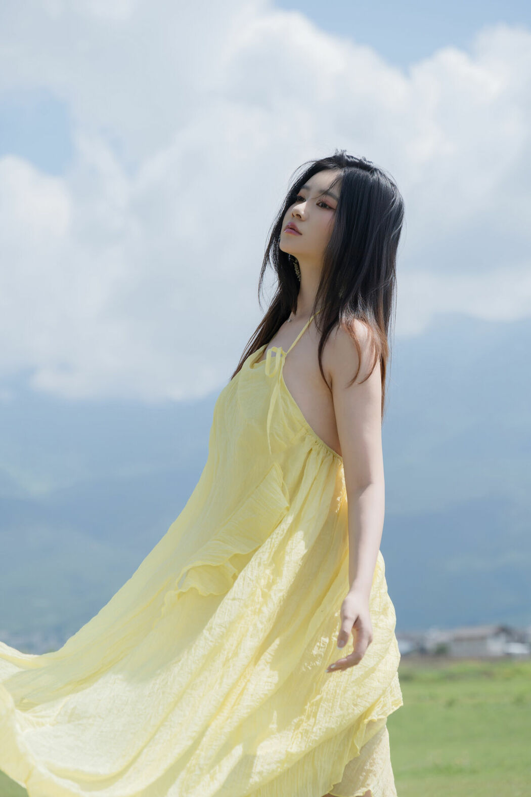 Coser@年年Nnian – 绿茵 (84P)