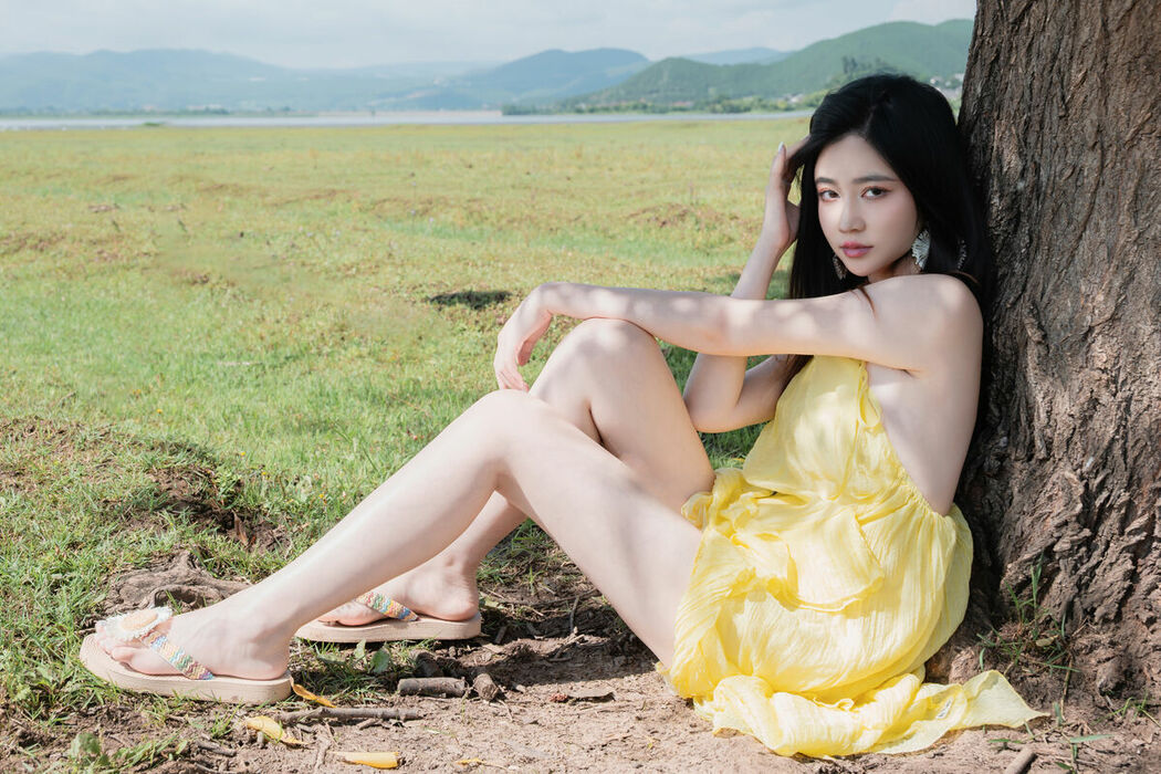 Coser@年年Nnian – 绿茵 (84P)