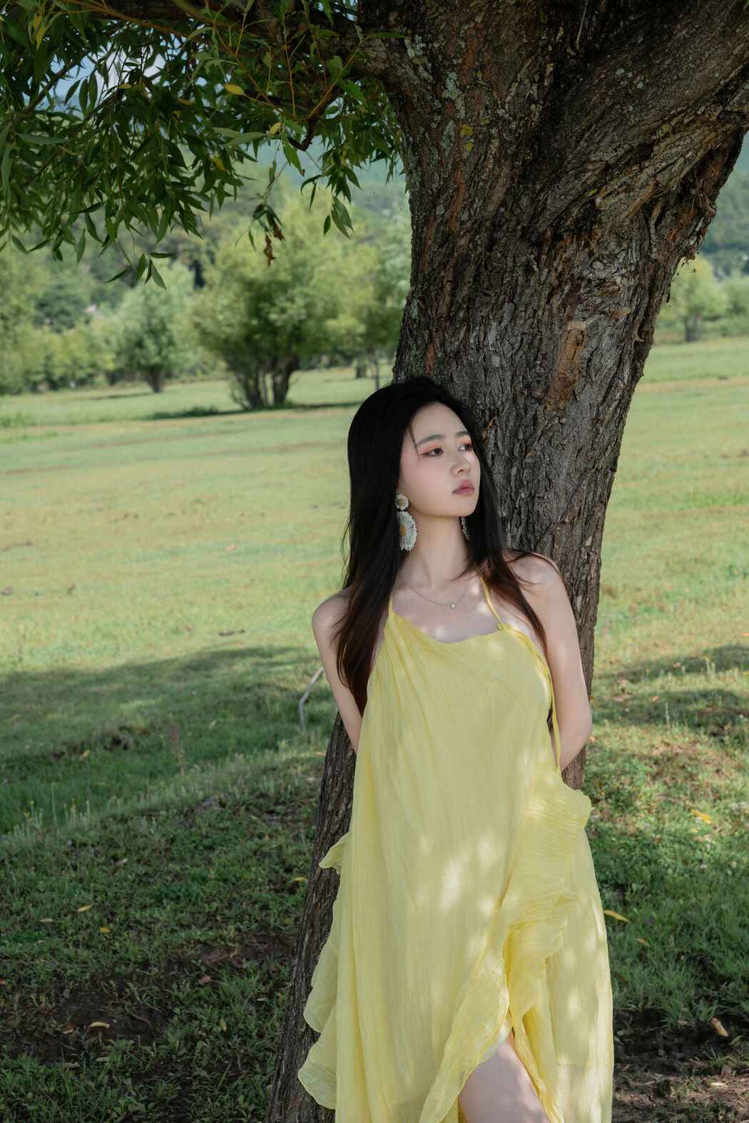 Coser@年年Nnian – 绿茵 (84P)