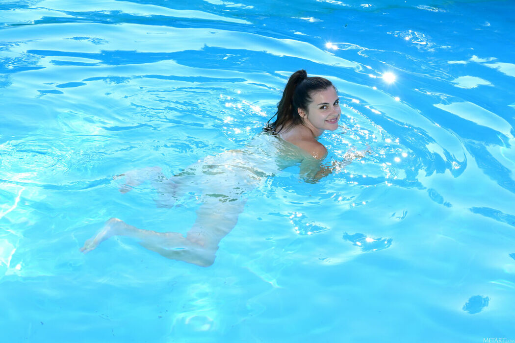 MetArt Alina – Poolside Plunge Part01 (55P)